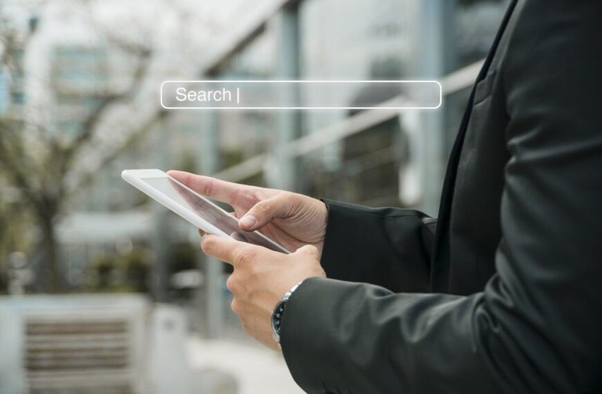 Phân tích Xu hướng Tìm kiếm Google Thuộc 8 Ngành nghề tại Việt Nam Tháng 7/2025